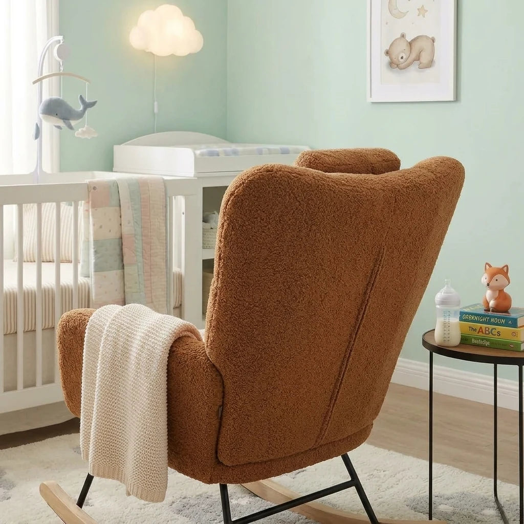ROVKA, rocking chair allaitement en tissu teddy, vue de dos